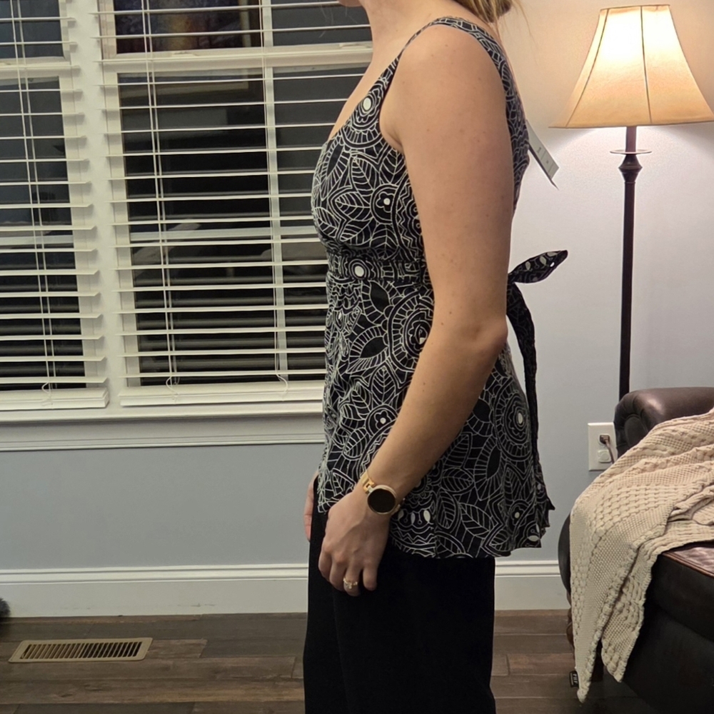 Black and White Patterned Women's Top - Picture 4 of 5